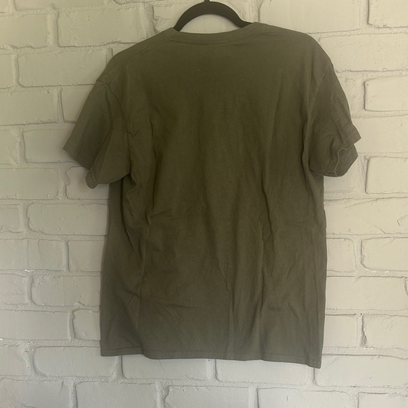 NWOT Graphic Tee with Guitar and Floral Design size L - Picture 4 of 4